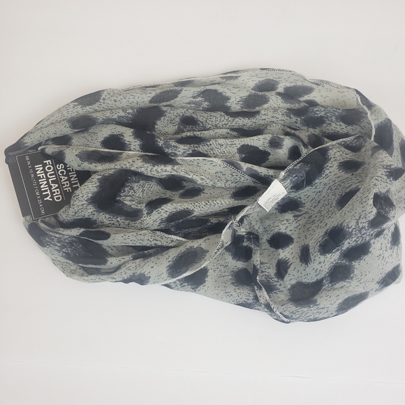 INFINITY SCARF - Picture 2 of 7